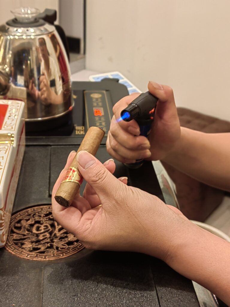 Are Cuban Cigars illegal in The Us？